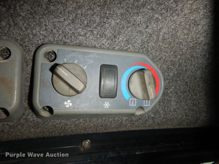 image for item II9560 2010 Bobcat S250  skid steer loader