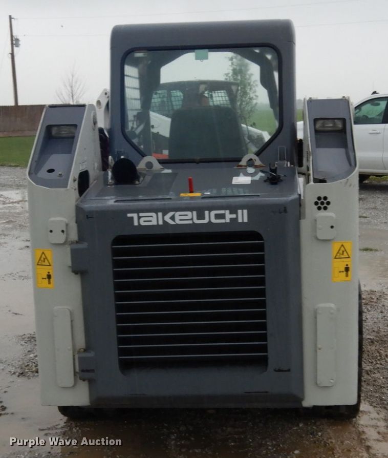 image for item II9561 2015 Takeuchi TL8  tracked skid steer loader