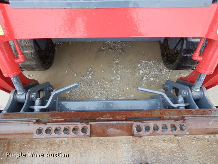 image for item II9561 2015 Takeuchi TL8  tracked skid steer loader