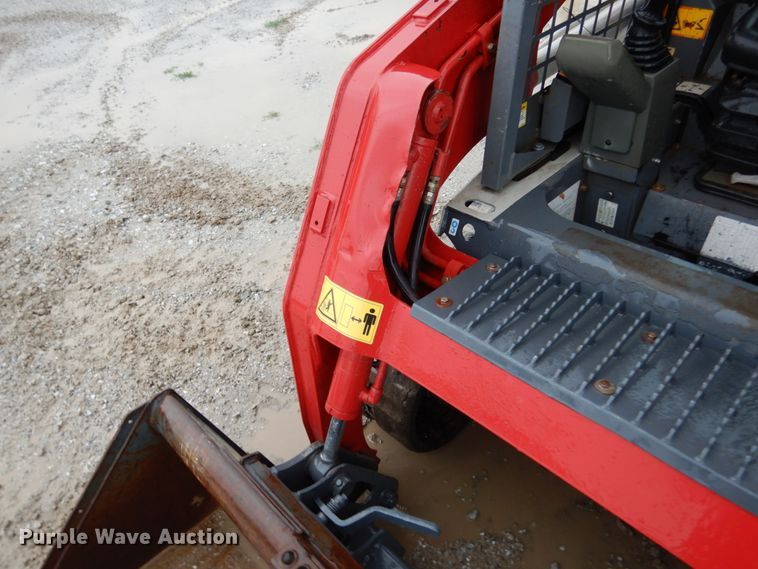 image for item II9561 2015 Takeuchi TL8  tracked skid steer loader