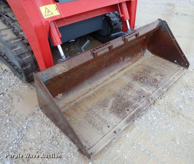 image for item II9561 2015 Takeuchi TL8  tracked skid steer loader