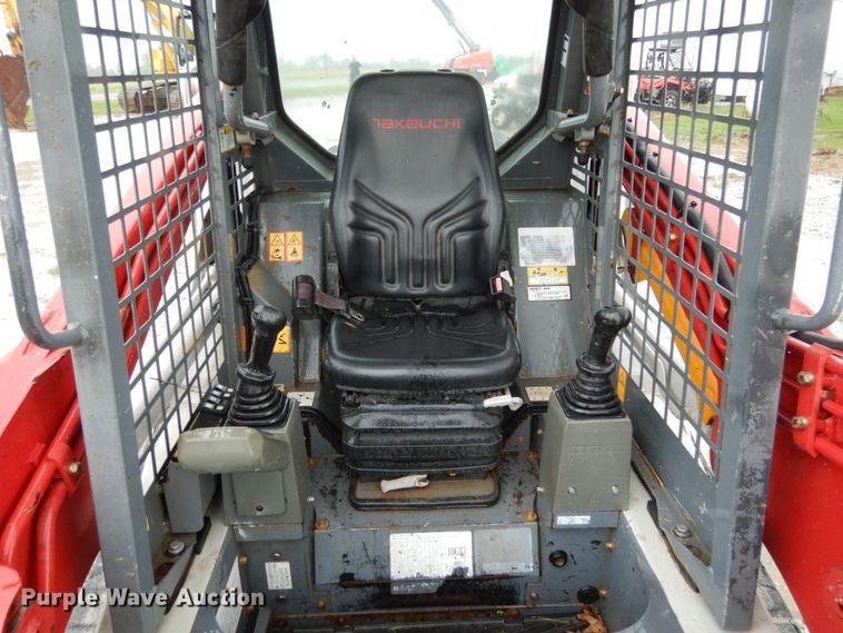 image for item II9561 2015 Takeuchi TL8  tracked skid steer loader