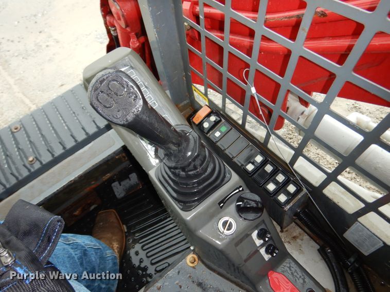 image for item II9561 2015 Takeuchi TL8  tracked skid steer loader