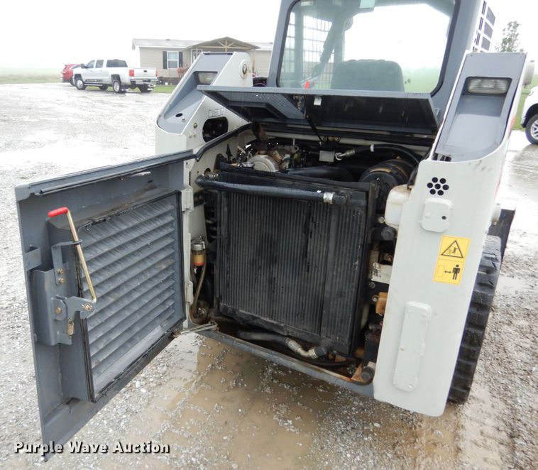 image for item II9561 2015 Takeuchi TL8  tracked skid steer loader