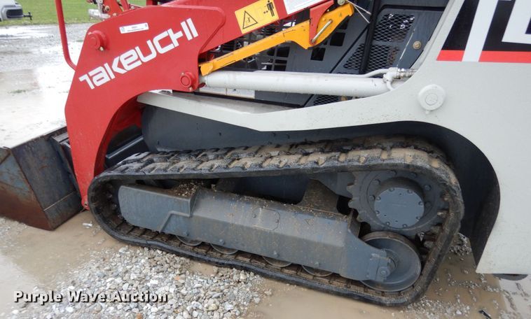image for item II9561 2015 Takeuchi TL8  tracked skid steer loader