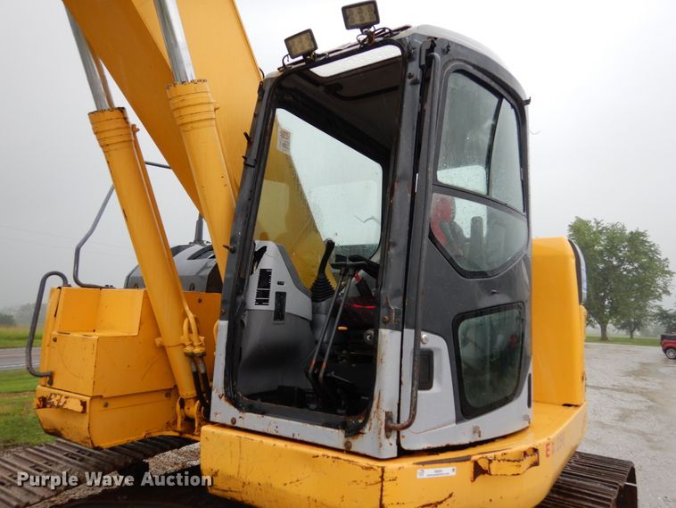 image for item II9563 2006 Komatsu PC228USLC-3N0  excavator