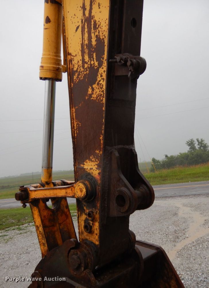 image for item II9563 2006 Komatsu PC228USLC-3N0  excavator