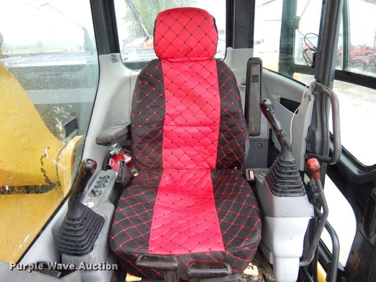 image for item II9563 2006 Komatsu PC228USLC-3N0  excavator