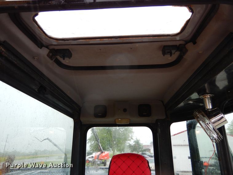 image for item II9563 2006 Komatsu PC228USLC-3N0  excavator