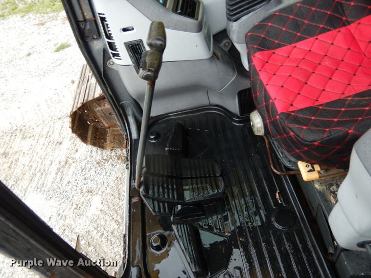 image for item II9563 2006 Komatsu PC228USLC-3N0  excavator