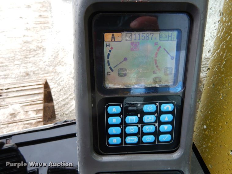 image for item II9563 2006 Komatsu PC228USLC-3N0  excavator