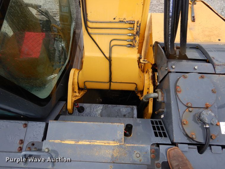 image for item II9563 2006 Komatsu PC228USLC-3N0  excavator