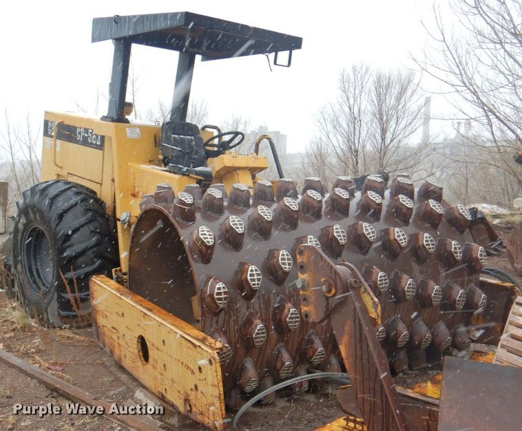 image for item II9901 1989 Caterpillar CP-563  single drum roller