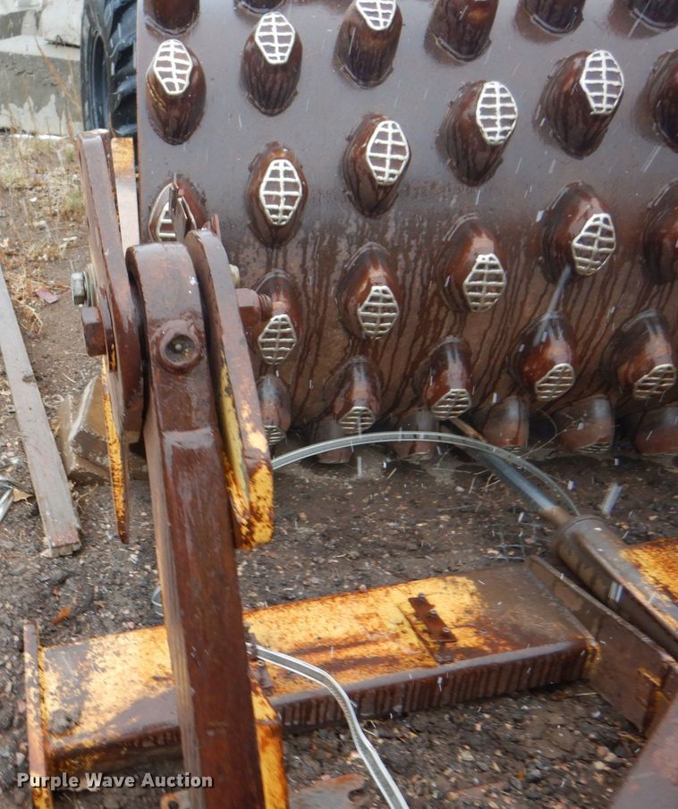 image for item II9901 1989 Caterpillar CP-563  single drum roller