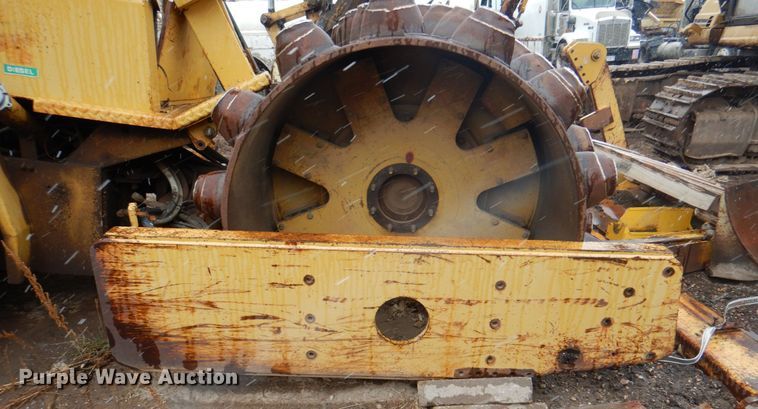 image for item II9901 1989 Caterpillar CP-563  single drum roller