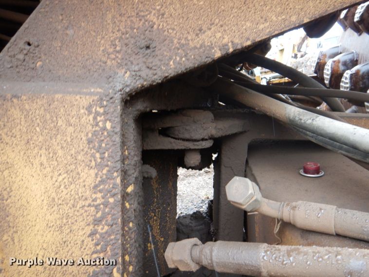 image for item II9901 1989 Caterpillar CP-563  single drum roller