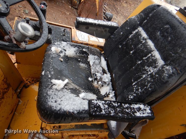 image for item II9901 1989 Caterpillar CP-563  single drum roller