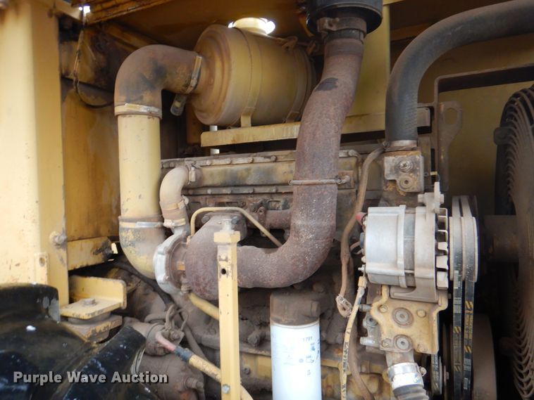 image for item II9901 1989 Caterpillar CP-563  single drum roller