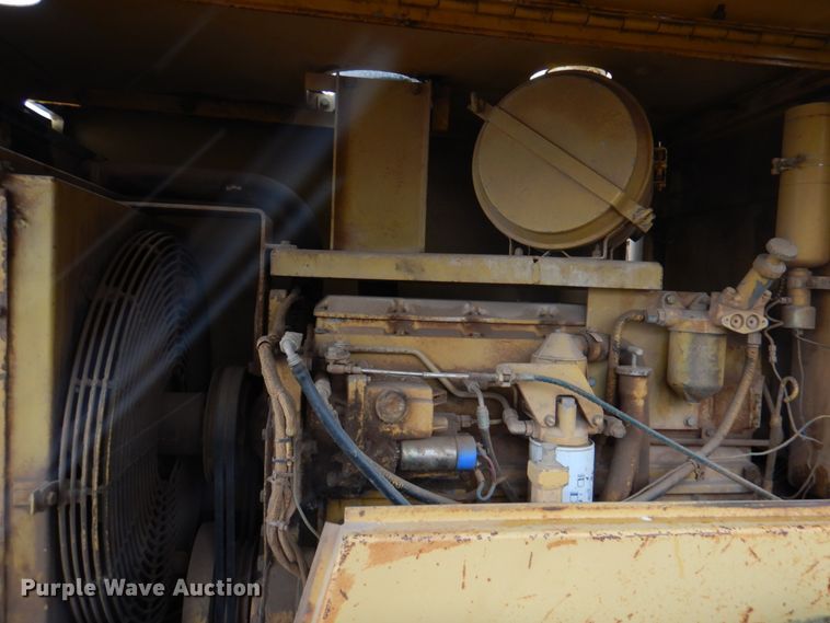 image for item II9901 1989 Caterpillar CP-563  single drum roller