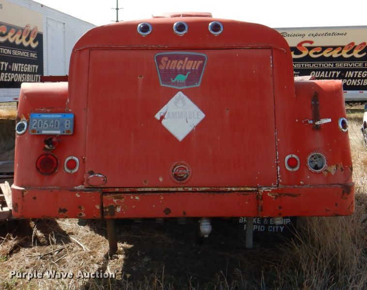 image for item II9905 Chevrolet C50  lube truck