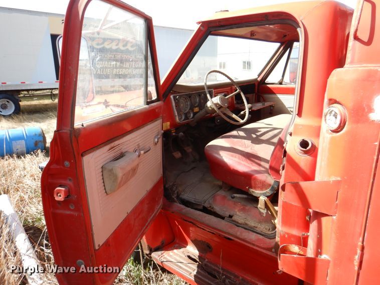 image for item II9905 Chevrolet C50  lube truck