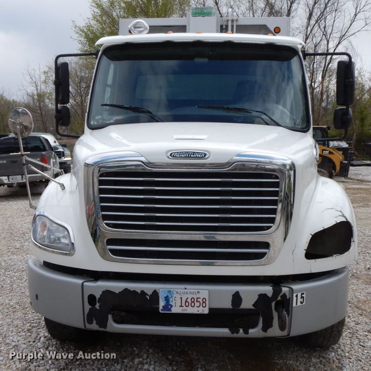 image for item IL9273 2012 Freightliner Business Class M2  refuse truck