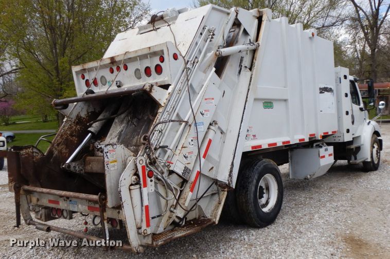 image for item IL9273 2012 Freightliner Business Class M2  refuse truck