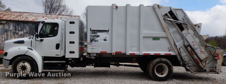 image for item IL9273 2012 Freightliner Business Class M2  refuse truck