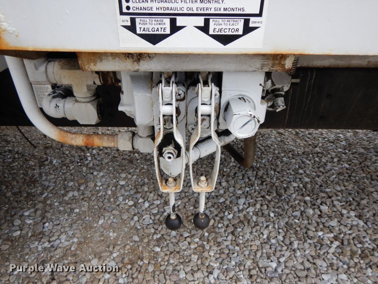 image for item IL9273 2012 Freightliner Business Class M2  refuse truck