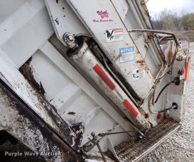 image for item IL9273 2012 Freightliner Business Class M2  refuse truck