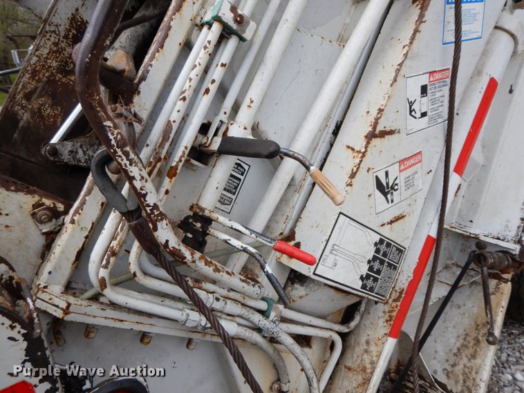 image for item IL9273 2012 Freightliner Business Class M2  refuse truck