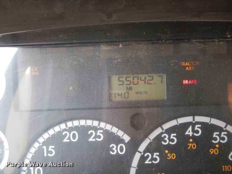 image for item IL9273 2012 Freightliner Business Class M2  refuse truck