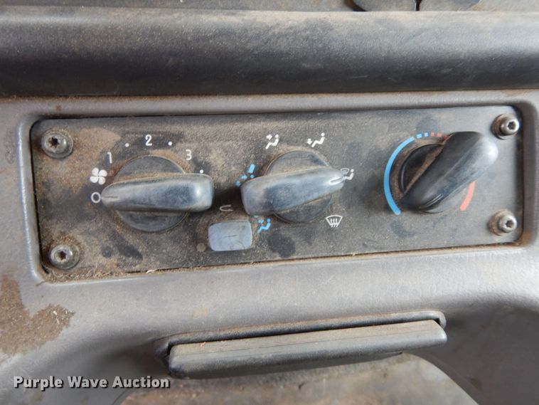 image for item IL9273 2012 Freightliner Business Class M2  refuse truck