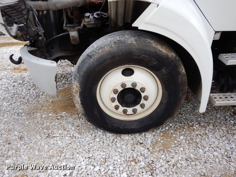 image for item IL9273 2012 Freightliner Business Class M2  refuse truck