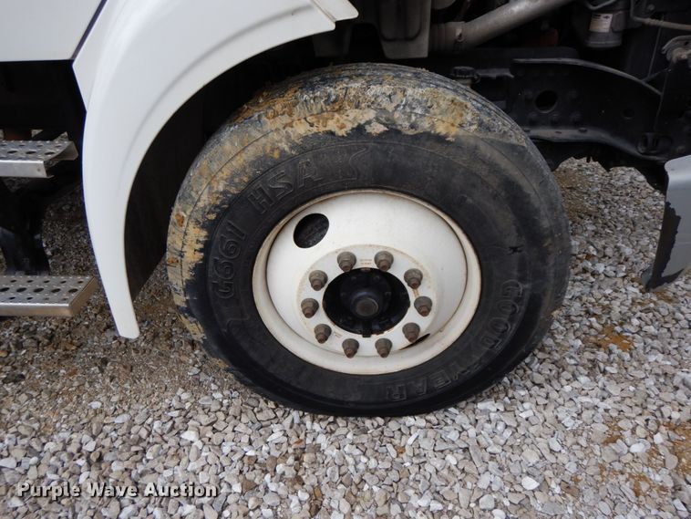 image for item IL9273 2012 Freightliner Business Class M2  refuse truck