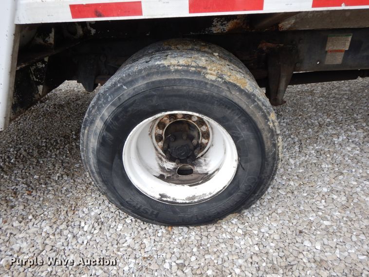 image for item IL9273 2012 Freightliner Business Class M2  refuse truck