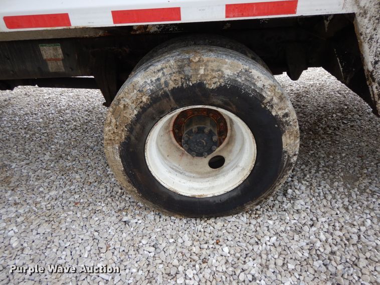 image for item IL9273 2012 Freightliner Business Class M2  refuse truck