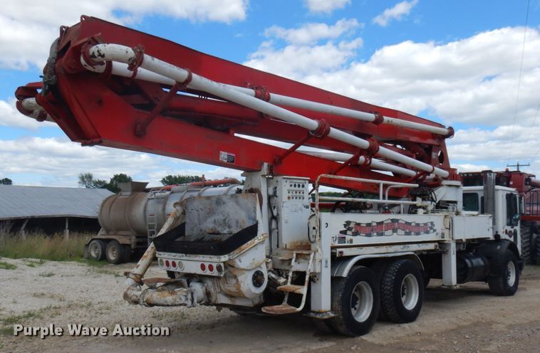 image for item IL9819 1999 Mack MR688S  concrete pump truck