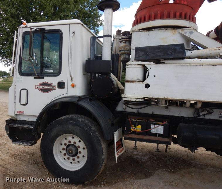image for item IL9819 1999 Mack MR688S  concrete pump truck