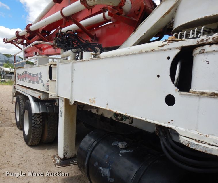 image for item IL9819 1999 Mack MR688S  concrete pump truck