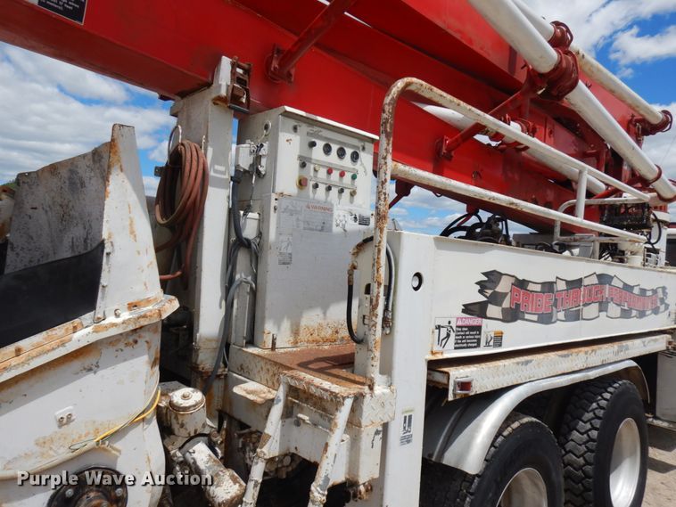 image for item IL9819 1999 Mack MR688S  concrete pump truck