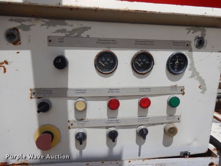 image for item IL9819 1999 Mack MR688S  concrete pump truck