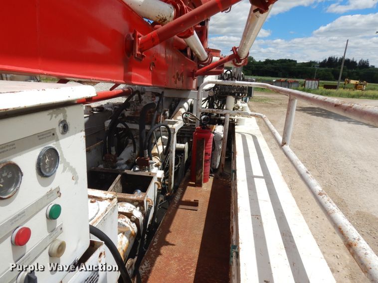 image for item IL9819 1999 Mack MR688S  concrete pump truck