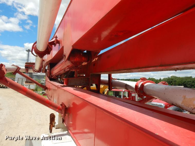 image for item IL9819 1999 Mack MR688S  concrete pump truck