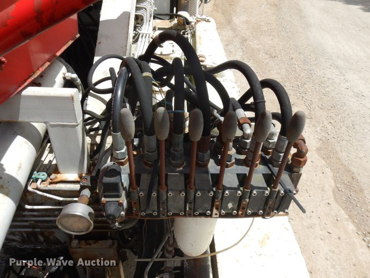 image for item IL9819 1999 Mack MR688S  concrete pump truck