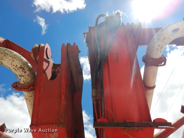 image for item IL9819 1999 Mack MR688S  concrete pump truck