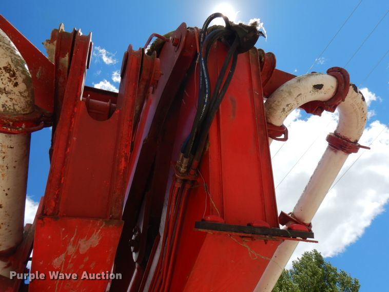 image for item IL9819 1999 Mack MR688S  concrete pump truck