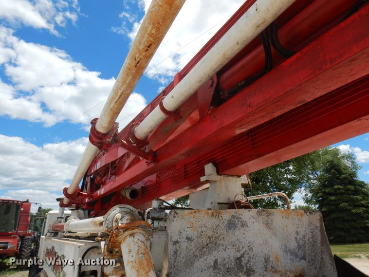 image for item IL9819 1999 Mack MR688S  concrete pump truck