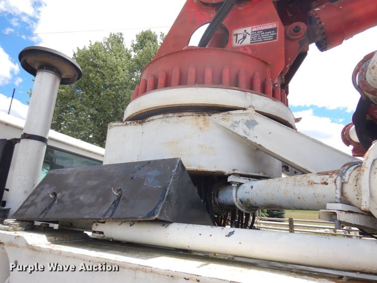 image for item IL9819 1999 Mack MR688S  concrete pump truck