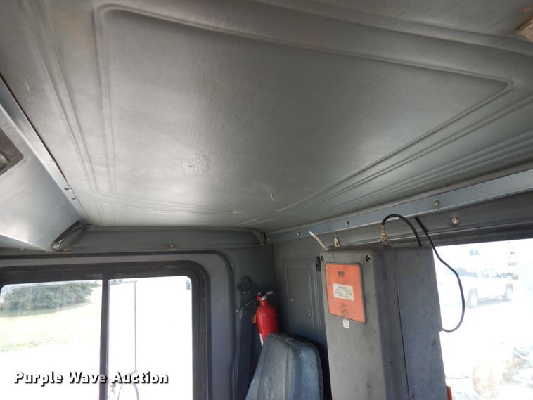 image for item IL9819 1999 Mack MR688S  concrete pump truck